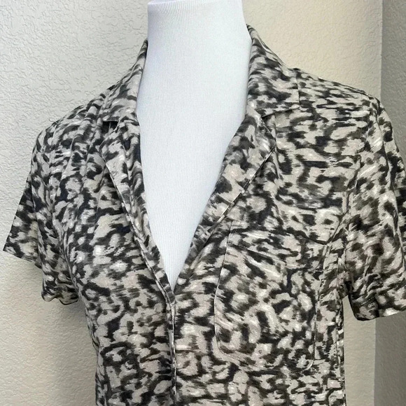 RVCA Grey Short Sleeves Crop Shirt - Picture 2 of 5